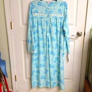 Rebecca Malone, Medium Night Gown